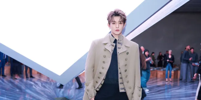 Profil Deng Wei, Aktor China yang Kariernya Melejit Setelah Debut di 'MISS THE DRAGON'