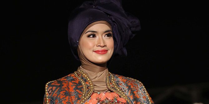 Puasa, Yulia Rachman Targetkan Khatam Alquran - KapanLagi.com