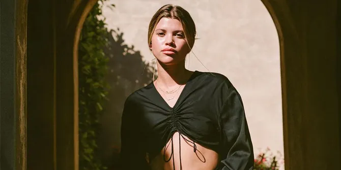 Putus dari Scott Disick, Sofia Richie Tertangkap Cium Mesra Pacar Barunya