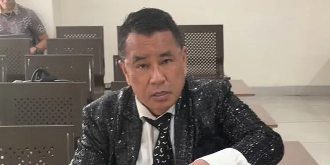 Rahasia Hotman Paris Sehat di Usia Senja, Rajin Minum Jamu Bawang Putih