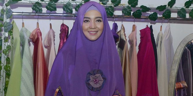 Rahasia Tampil Cantik, Fashion Muslimah Smart ala Nuri 