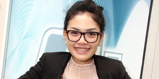alis sulam www.harga Sulam Alis Nikita Rawat  Kecantikan,  Mirzani KapanLagi.com
