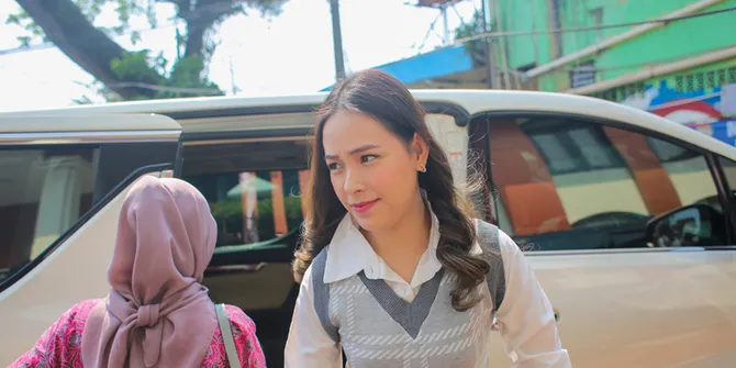 Rendy Kjaernett Berdarah-Darah Akibat Kecelakaan Tunggal, Wajah Lady Nayoan Tetap Aman Namun Alami Ini