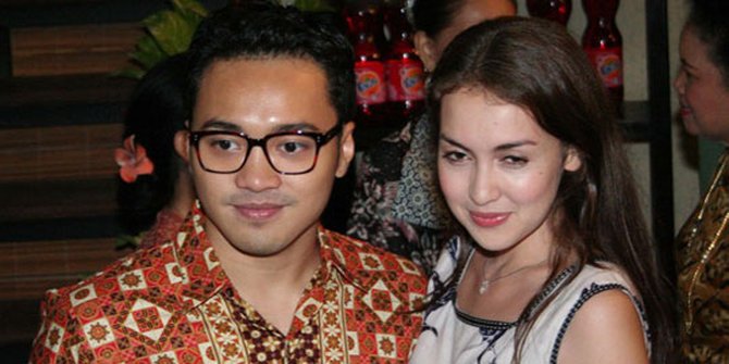 Rianti Cartwright dan Suami Nikmati Masa Berdua 