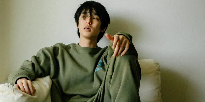 Rilis Single Baru Bertajuk 'Friendly Fire', eaJ Bahas Hubungan yang Kompleks & Pasang Surut