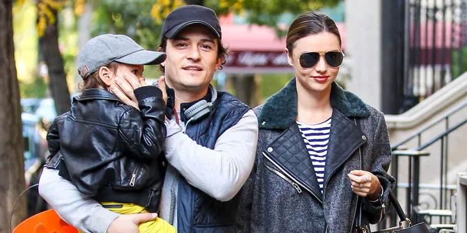 Rukun, Miranda Kerr Rayakan Natal Bersama Orlando Bloom