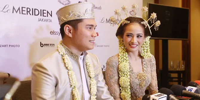 Sah! Acha Septriasa - Vicky Kharisma Resmi Jadi Suami 