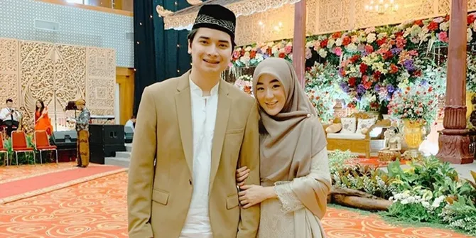 Sama-sama Tak Hadir, Sidang Cerai Perdana Alvin Faiz dan Larissa Chou Ditunda
