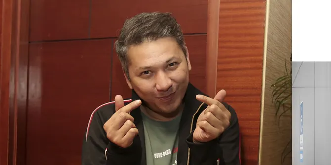 Sambut Valentine, Simak 3 Tips PDKT ke Temen Kantor Ala 'Gading Marten'