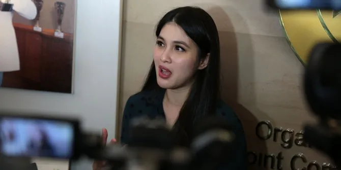 Sandra Dewi Buka Suara Soal Balas Komentar Seorang Suami Sindir Istri Sandra Dewi Buka Suara Soal Balas Komentar Seorang Suami Sindir Istri