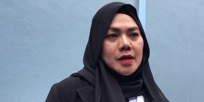 Sarita Abdul Mukti Ditasbihkan Sebagai 'Istri Sah Basmi Pelakor'