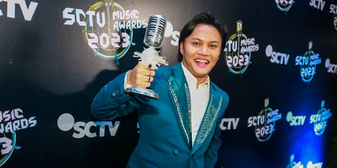 Sebelum Raih Penghargaan Penyanyi Solo Pria Paling Ngetop Di SCTV Music Award 2023, Rizky Febian Mengaku Sempat Tak Percaya Diri