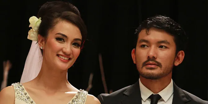 Sedapnya Bumbu Cinta Atiqah Hasiholan - Rio Dewanto 