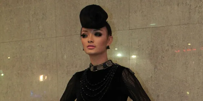 September, Zaskia Gothic Lamaran - KapanLagi.com