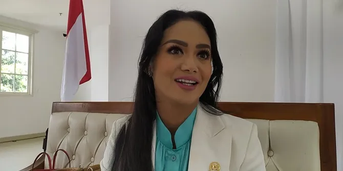 Serius Mempelajari Beladiri Wushu, Krisdayanti: Ini Olahraga Anti Pikun Ya