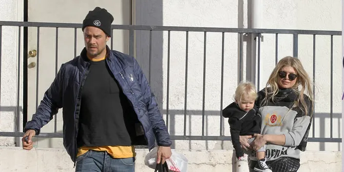 Seru! Ini Gaya Keluarga Fergie & Josh Duhamel Rayakan Halloween