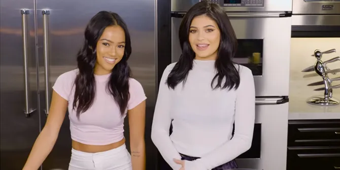 Serunya Masak Bareng Kylie Jenner, Bikin Kamu Mendadak Lapar!