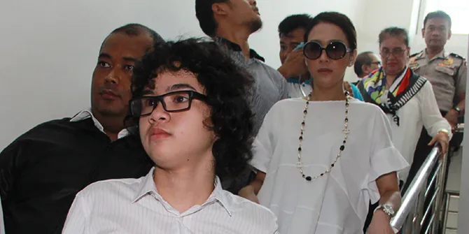 Sesali Perbuatan, Dul Bengong Dengarkan Kesaksian