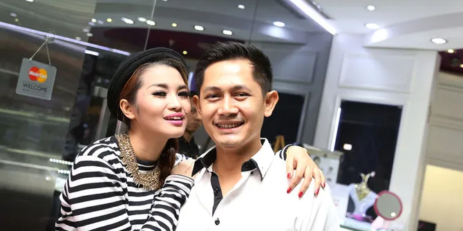 Setahun Siri, Fitri Carlina Resmi Menikah di Banyuwangi