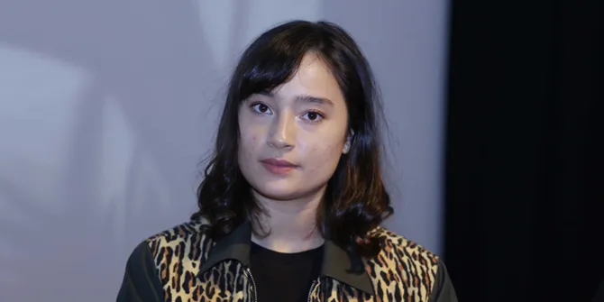 Setelah Chelsea Islan, Timo Tjahjanto Siksa Tatjana Saphira di Film 'PEREMPUAN BERGAUN MERAH'
