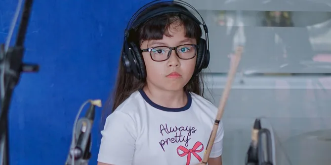 Shelyn Adlayani, Bocah Usia 8 Tahun Asal Sorong yang Jago Main Drum