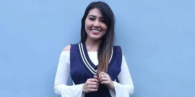 Sibuk Kerja, Begini Aktivitas Ramadan Pedangdut Cantik Via Vallen