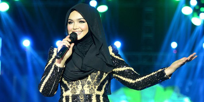 Simak Pawai, Siti Nurhaliza Dukung Jokowi - KapanLagi.com