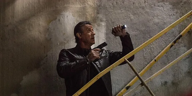 Sinopsis Film BACKTRACE yang Tayang Malam Ini, Minggu 12 Oktober 2025 Jam 23.00