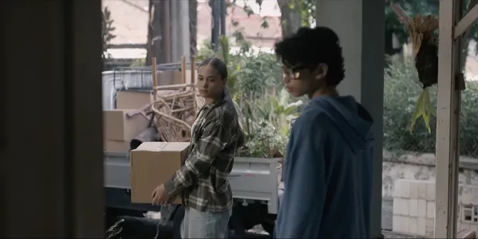 Sinopsis Film DIA BUKAN IBU, Adaptasi Thread Horror yang Siap Meneror Bioskop 25 September 2025