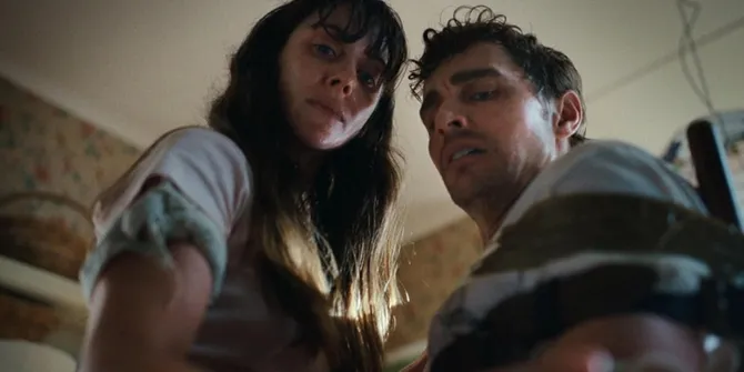 Sinopsis Film Horor TOGETHER yang Dapat Rating 90% di Rotten Tomatoes, Tayang 20 Agustus 2025