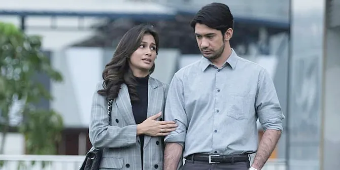 Sinopsis 'TWIVORTIARE', Film Adaptasi Novel Terlaris Karya Ika Natassa