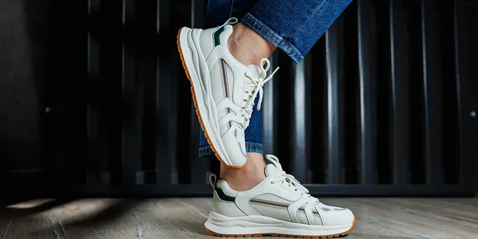 Sneakers Kekinian yang Lagi Jadi Andalan Gen Z, Wajib Masuk Wishlist!