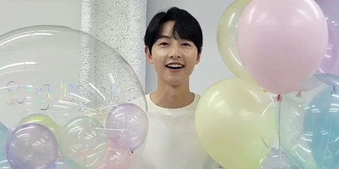 Song Joong Ki Umumkan Pernikahan dengan Katy Louise Saunders dan Kehamilan Sang Istri