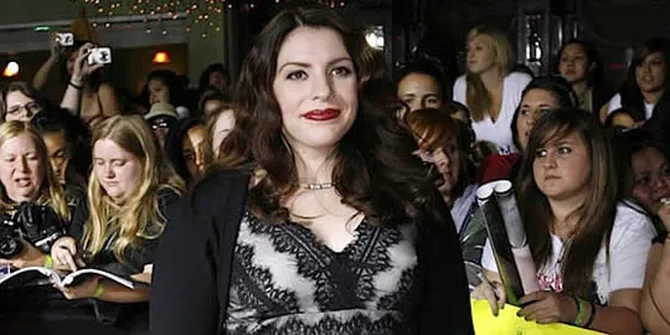 Stephenie Meyer Tak Tutup Kemungkinan Saga 'TWILIGHT' Berlanjut
