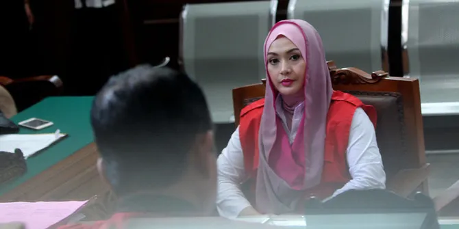 Suami Edies Adelia Pengusaha, Tak Mungkin Bawa Tas Kresek