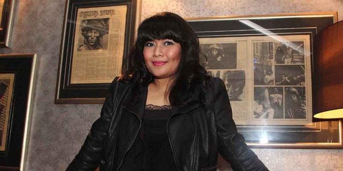 Tahu Jadi Tersangka Lewat Media, Dea Mirella Berang