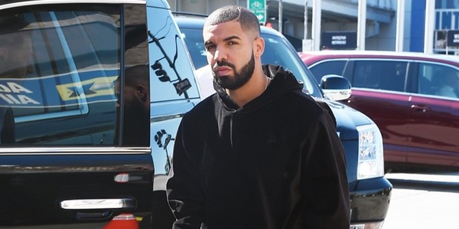 Tajir, Drake Bangun Rumah Rp 91 Miliar Dengan Lapangan Basket
