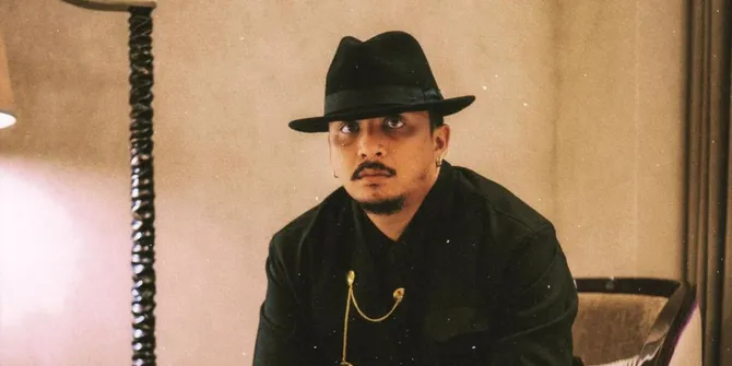 Tak Hanya Berkarya Lewat Lagu, Intip Film Karya Sal Priadi yang Tayang di Netflix