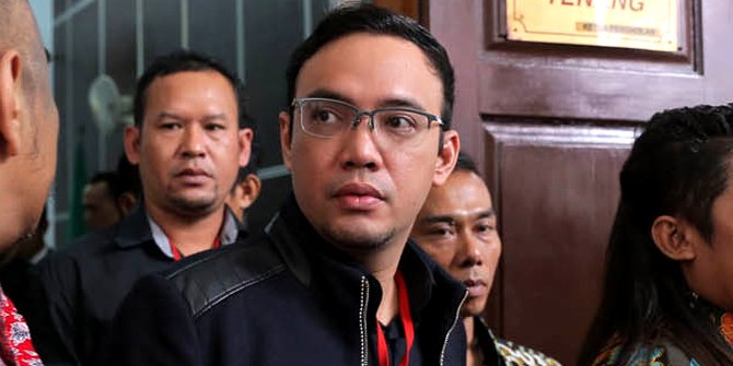 Tak Temukan Pria Saat Menggerebek Rumah Tessa Kaunang, Sandy Tumiwa: No Comment