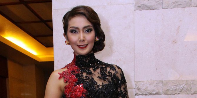 Tampil Terbuka Fenita  Arie  Dikomplain Suami KapanLagi com