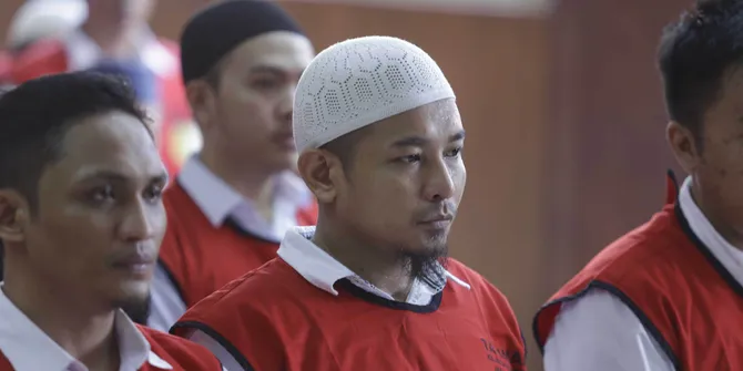 Image result for foto zivilia saat sidang