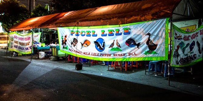 pecel spanduk sama lele Sama Spanduk Lho Alasan Warung Lele Ini Ternyata Pecel