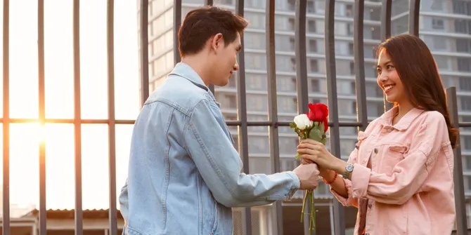 Tips Jitu Ngejar Gebetan Biar Cintamu Diterima, Wajib Punya Jaringan Tri yang Hemat dan Cepat