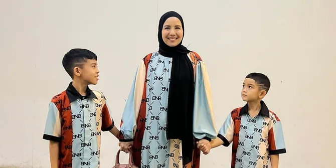 Tya Ariestya Tinggalkan Anak Selama Ibadah Haji, Pastikan Semua Kebutuhan Terpenuhi