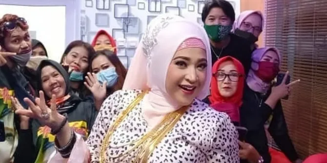 Ukir Rekor Baru, Single 'Abang Jecky' Milik Neng Wirdha Puncaki Chart Radio Lebih dari 14 Minggu