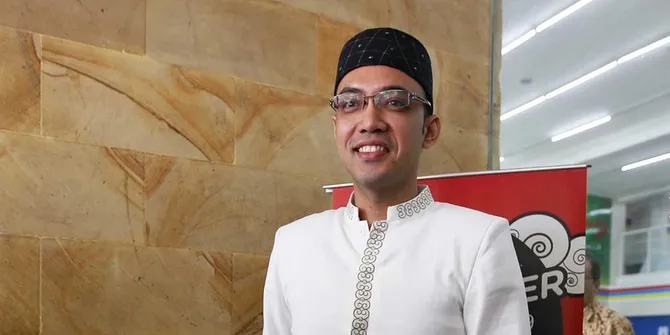 Umrah, Sandy Tumiwa Tak Takut Virus Ebola
