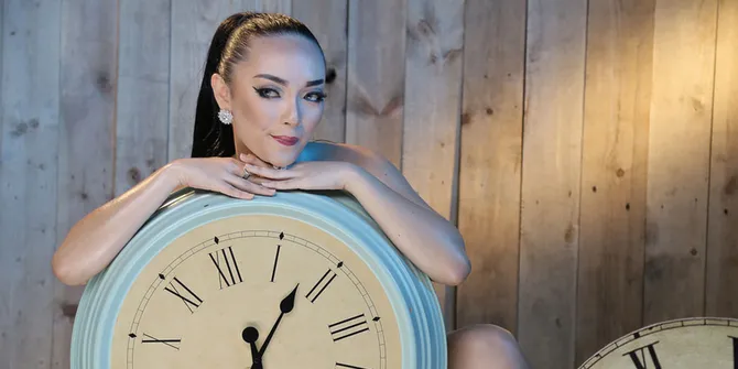 Ups! Zaskia Gotik Curhat Karena Kena Banjir