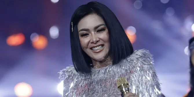 Video Pernikahan Hiasi Penampilan Syahrini Pertama Kali Bawakan 'Restu'