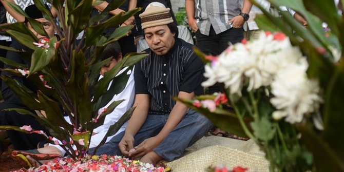 Wakil Ketua DPR Kirimkan Karangan Bunga Duka Cita Untuk Komeng