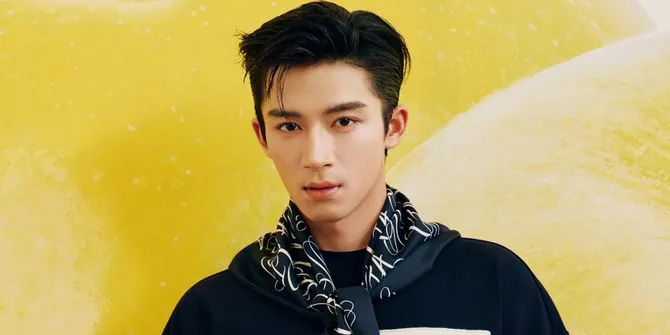 Wang Xingyue Debut di Bazaar Men April 2026, Buktikan Statusnya sebagai Rising Star Fashion